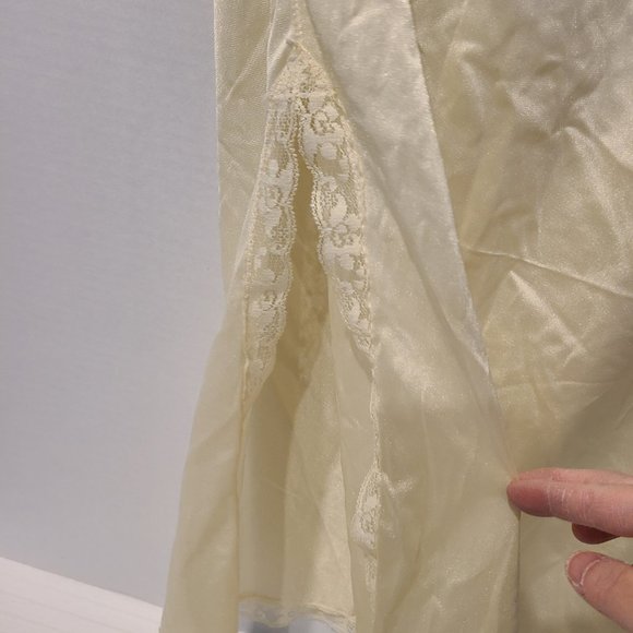 Small-Vintage Mel lin half slip Skirt-Double Slit Lace-Ivory/Champagne-Pull on - Picture 2 of 8